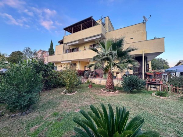casa indipendente in vendita a Roma in zona Piana del Sole