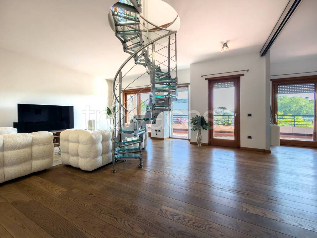 appartamento in vendita a Roma in zona Giuliano Dalmata