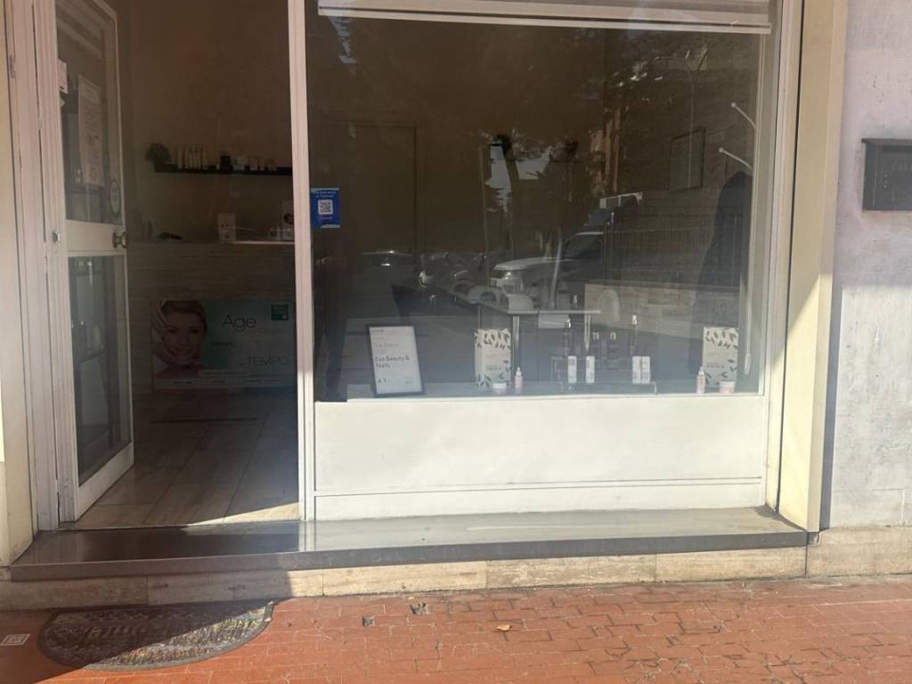 negozio in vendita a Roma in zona Monte Sacro/Talenti