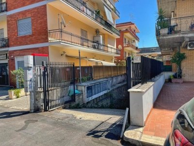 ufficio in vendita a Roma in zona Tomba di Nerone