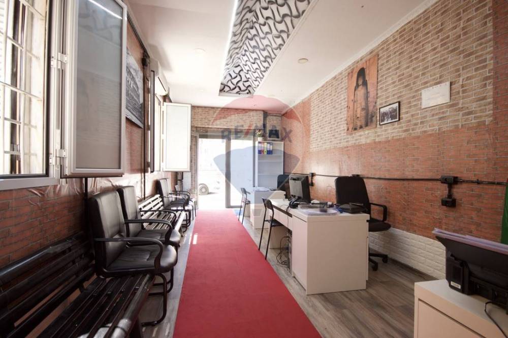 locale commerciale in vendita a Roma in zona Prenestino-Labicano