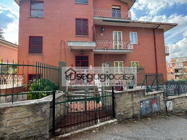 appartamento in vendita a Roma in zona Tor di Quinto