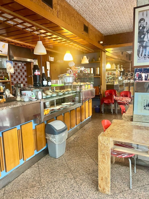 locale commerciale in vendita a Roma in zona Ardeatino