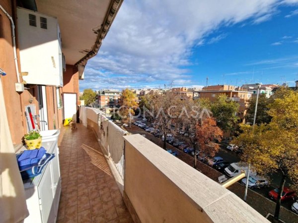 appartamento in vendita a Roma in zona Prenestino-Centocelle