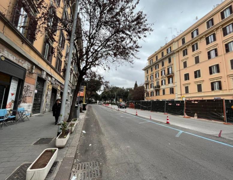 locale commerciale in vendita a Roma