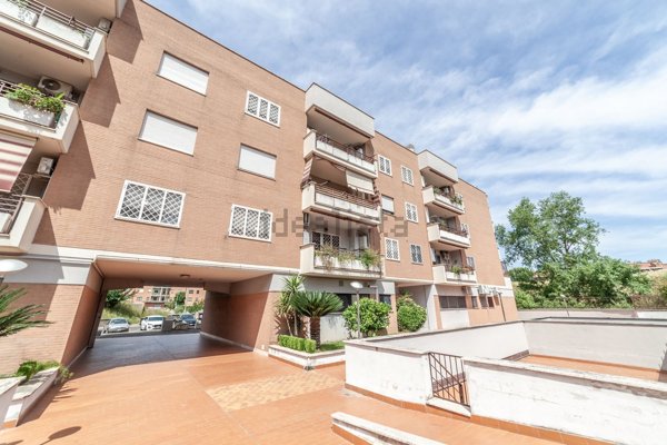 appartamento in vendita a Roma in zona Settecamini