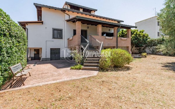 casa indipendente in vendita a Roma in zona Castel di Leva