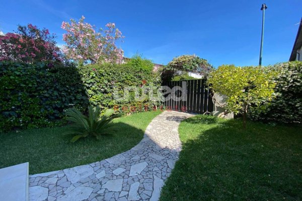 casa indipendente in vendita a Roma