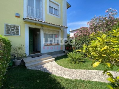 casa indipendente in vendita a Roma