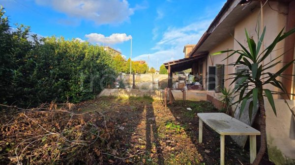 appartamento in vendita a Roma in zona Acilia