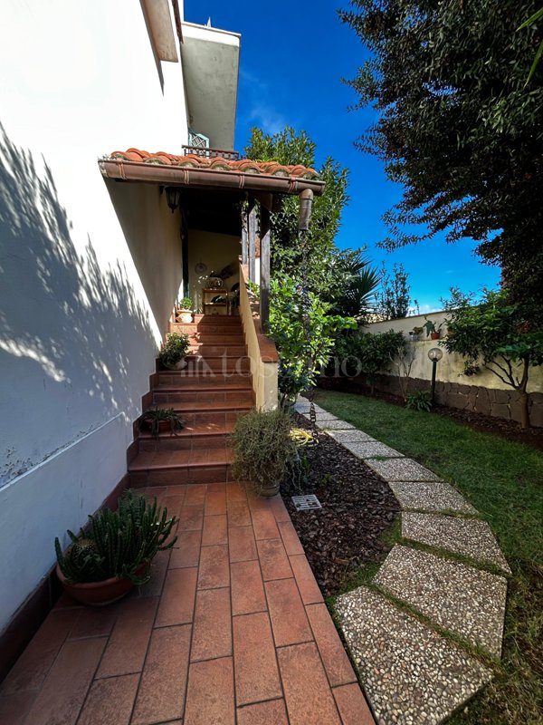 casa indipendente in vendita a Roma