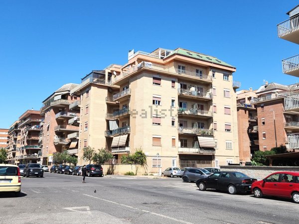 appartamento in vendita a Roma in zona Ostia