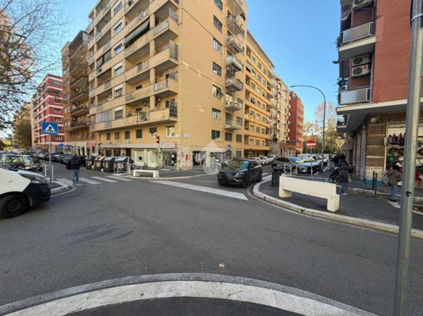 negozio in vendita a Roma in zona Monte Sacro/Talenti