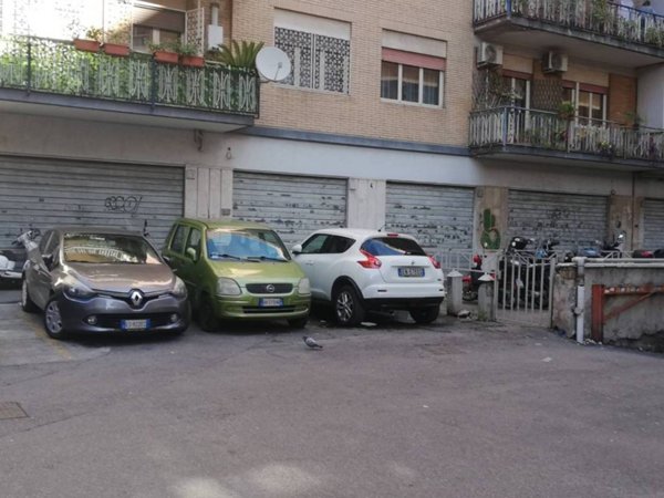 negozio in vendita a Roma in zona Portuense