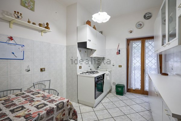 appartamento in vendita a Roma in zona Case Rosse