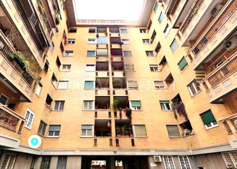 appartamento in vendita a Roma in zona Ostiense
