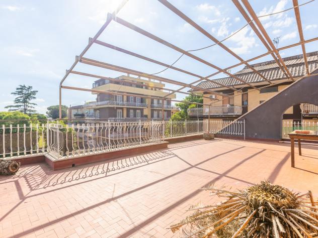 appartamento in vendita a Roma in zona Tor Bella Monaca