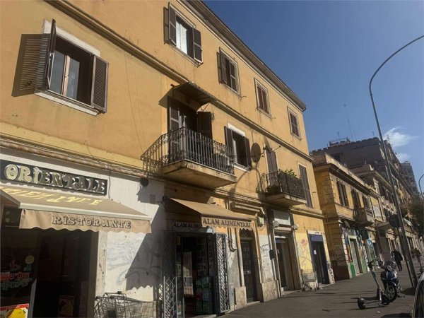 appartamento in vendita a Roma in zona Prenestino-Labicano