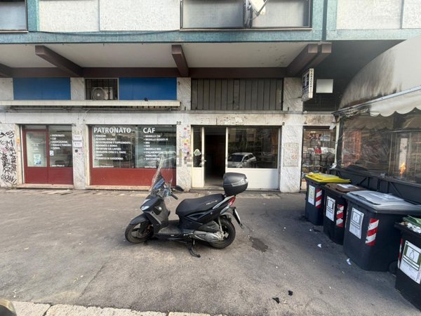 locale commerciale in vendita a Roma in zona Monte Sacro/Talenti