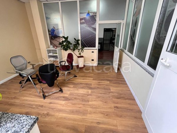 locale commerciale in vendita a Roma in zona Finocchio