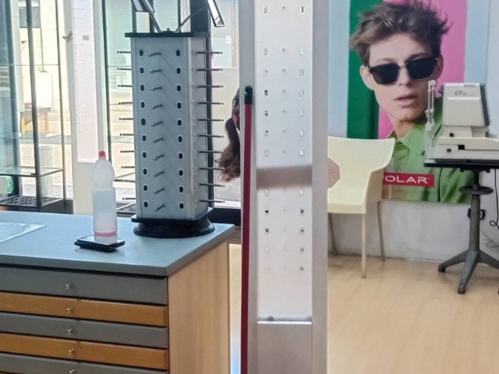 negozio in vendita a Roma in zona Torre Angela