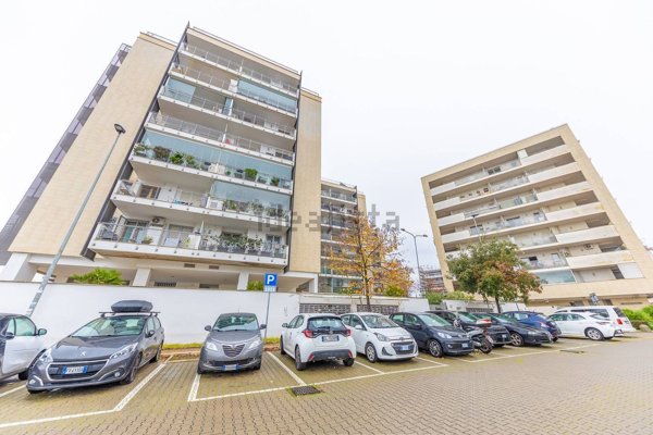 appartamento in vendita a Roma in zona Fonte Laurentina