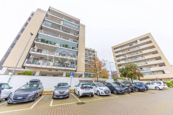 appartamento in vendita a Roma in zona Fonte Laurentina