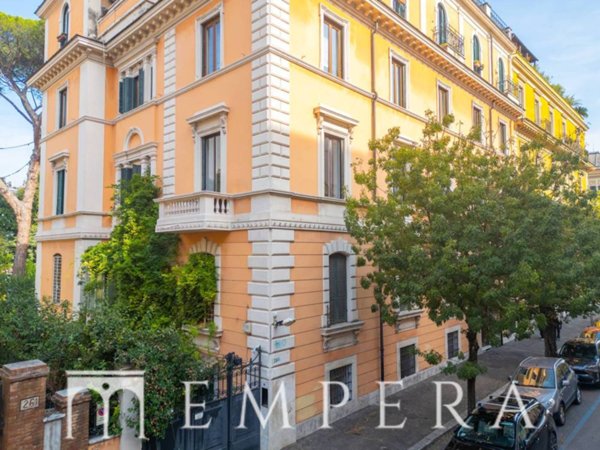 appartamento in vendita a Roma in zona Campo Marzio