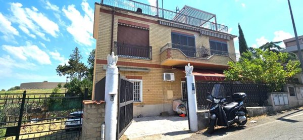 appartamento in vendita a Roma in zona Sette Bagni