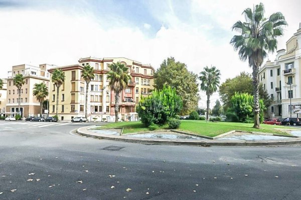 appartamento in vendita a Roma in zona Ostia