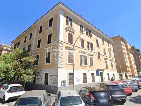 appartamento in vendita a Roma in zona Appio Latino