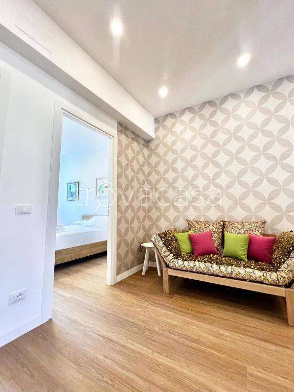 negozio in vendita a Roma in zona Rione Monti/Campitelli