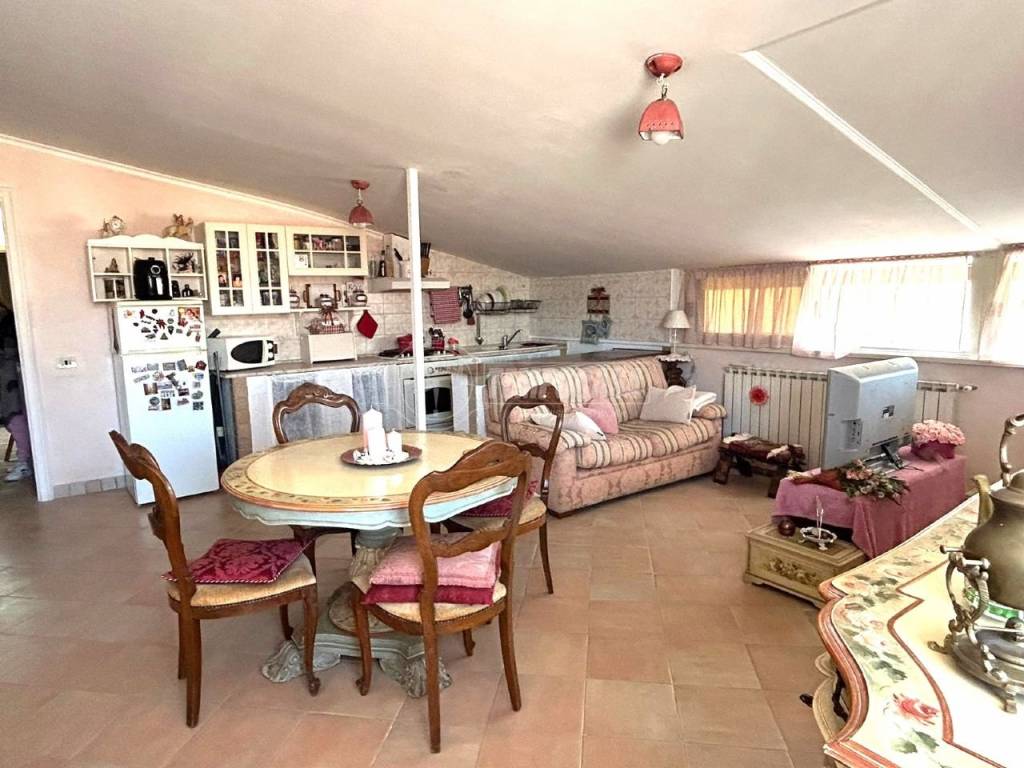 appartamento in vendita a Roma in zona Casal Morena