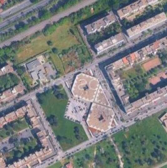 negozio in vendita a Roma in zona Casal Palocco