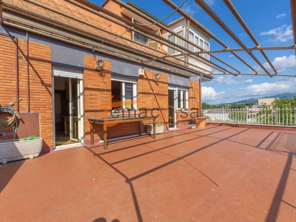 appartamento in vendita a Roma in zona Tor Bella Monaca