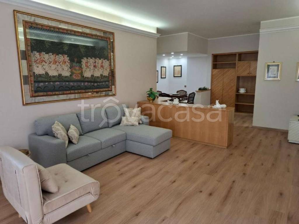 negozio in vendita a Roma in zona Trastevere