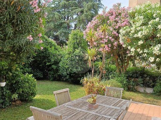 appartamento in vendita a Roma in zona Appio Claudio