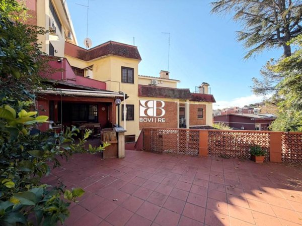 casa indipendente in vendita a Roma in zona Spinaceto