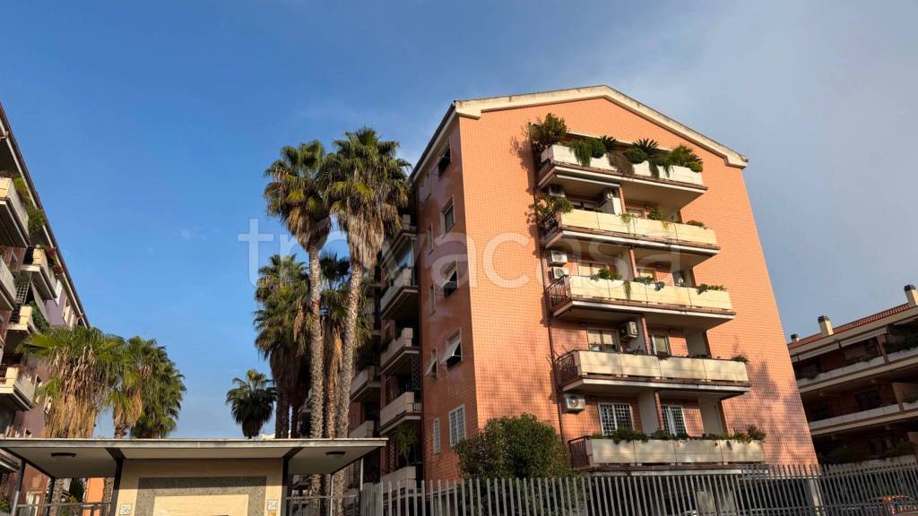 appartamento in vendita a Roma in zona Casal Palocco
