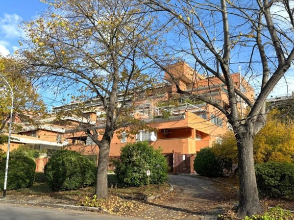 appartamento in vendita a Roma in zona Spinaceto