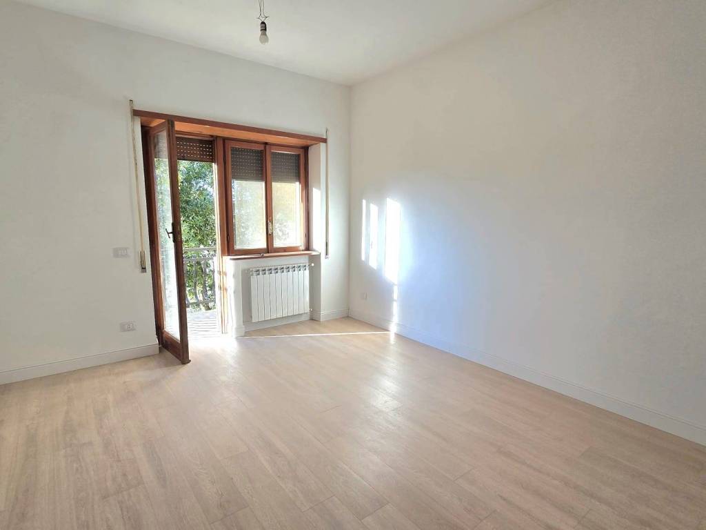 appartamento in vendita a Roma in zona Valle Muricana