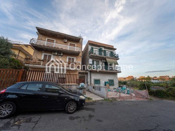 appartamento in vendita a Roma in zona Finocchio