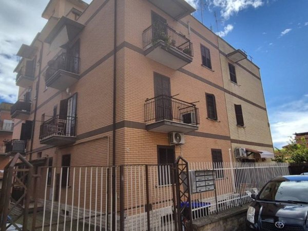 appartamento in vendita a Roma in zona Sette Bagni