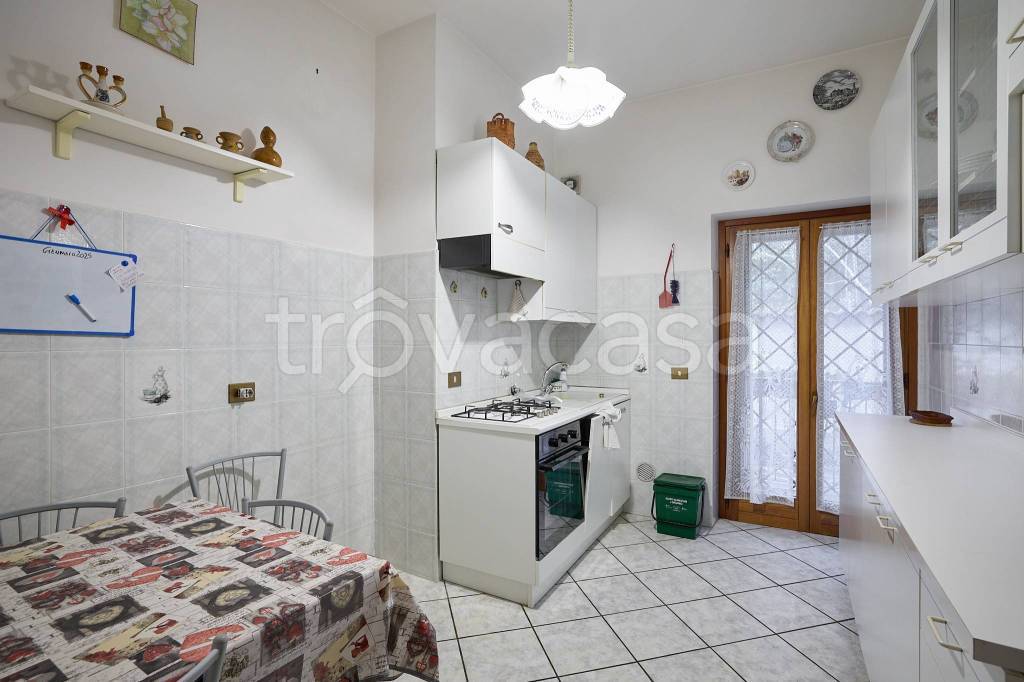 appartamento in vendita a Roma in zona Case Rosse