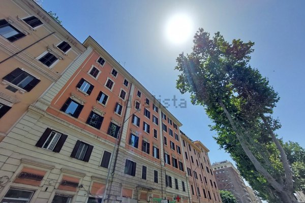appartamento in vendita a Roma in zona Ostiense