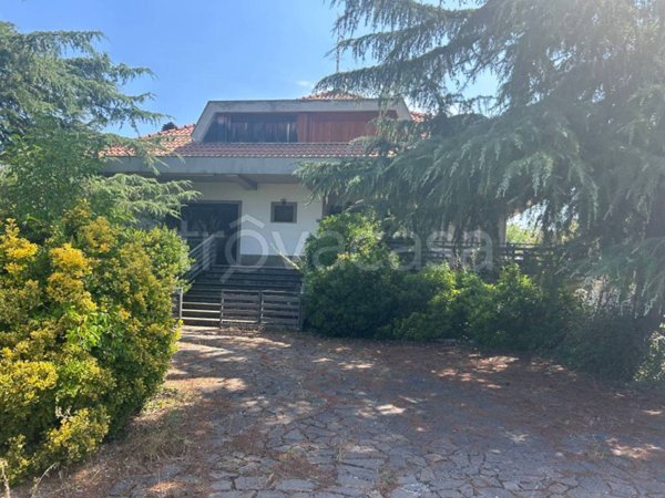 casa indipendente in vendita a Roma in zona Finocchio