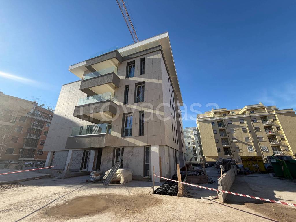 appartamento in vendita a Roma in zona Tuscolano