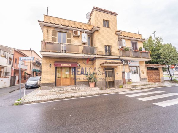 negozio in vendita a Roma in zona Tor Vergata/Torrenova