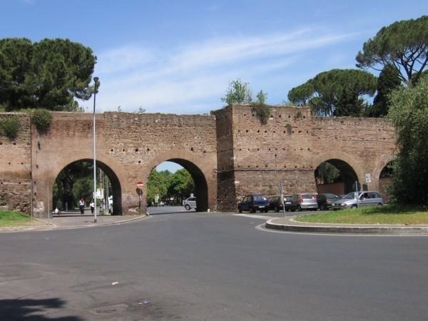 appartamento in vendita a Roma in zona Ostiense