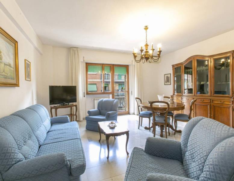 appartamento in vendita a Roma in zona Tuscolano